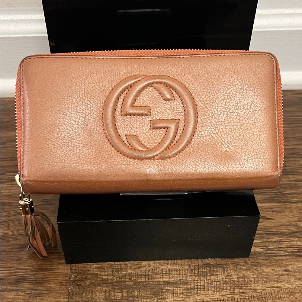 Gucci Soho Zip Around Wallet